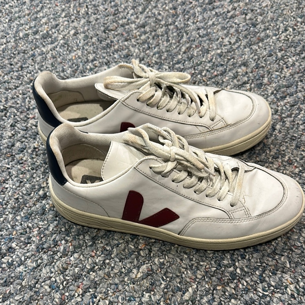 Veja Sneakers men’s size 10